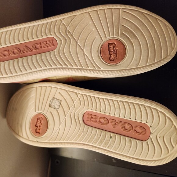 COACH - Clip Low Top Sneaker In Signature Canvas - Hearts - Size 11 - Picture 6 of 7